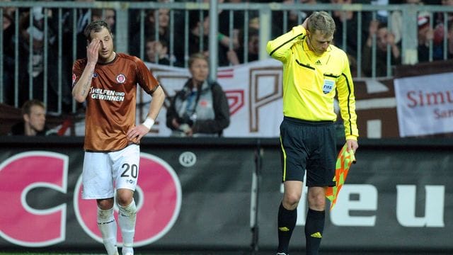 Schiedsrichterassistent Thorsten Schiffner wurde am 1. Schiedsrichterassistent Thorsten Schiffner wurde am 1.