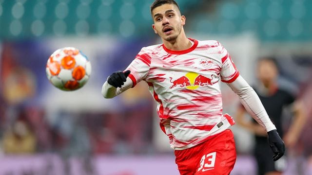 Leipzigs Stürmer André Silva trifft auf seinen alten Verein. Leipzigs Stürmer André Silva trifft auf seinen alten Verein.