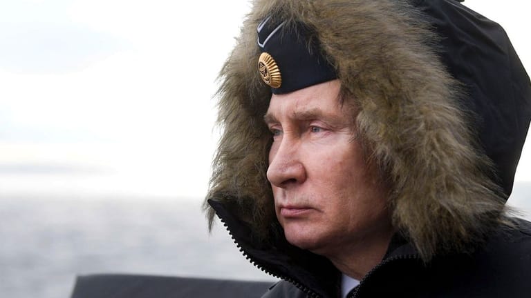 Wladimir Putin war persönlich vor Ort, als die Hyperschallrakete Kinschal erstmals offiziell bei einem Manöver am Schwarzen Meer eingesetzt wurde.