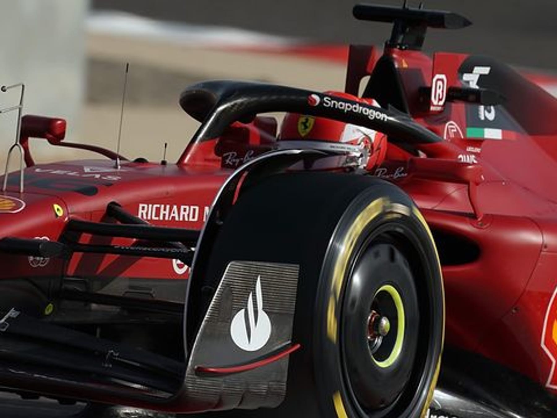 Großer Preis von Bahrain Leclerc holt erste Formel-1-Pole des Jahres
