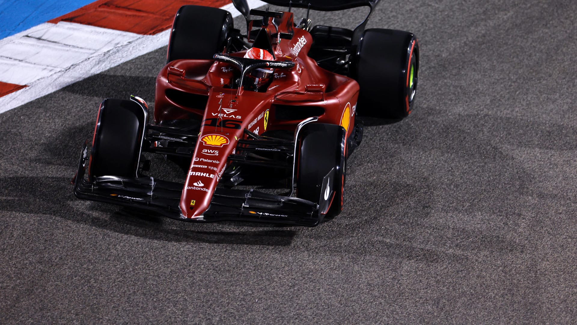 Charles Leclerc: Der Monegasse auf der Strecke in Sakhir.