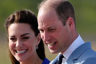 Prinz William und seine Frau Kate bei ihrer Ankunft in Belize City.