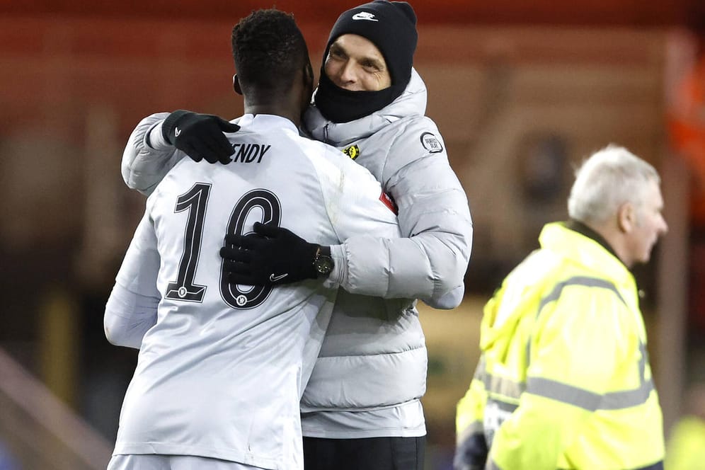 Einen Schritt näher am Finale: Thomas Tuchel (r.) feiert mit Keeper Mendy den Einzug unter die letzten Vier.
