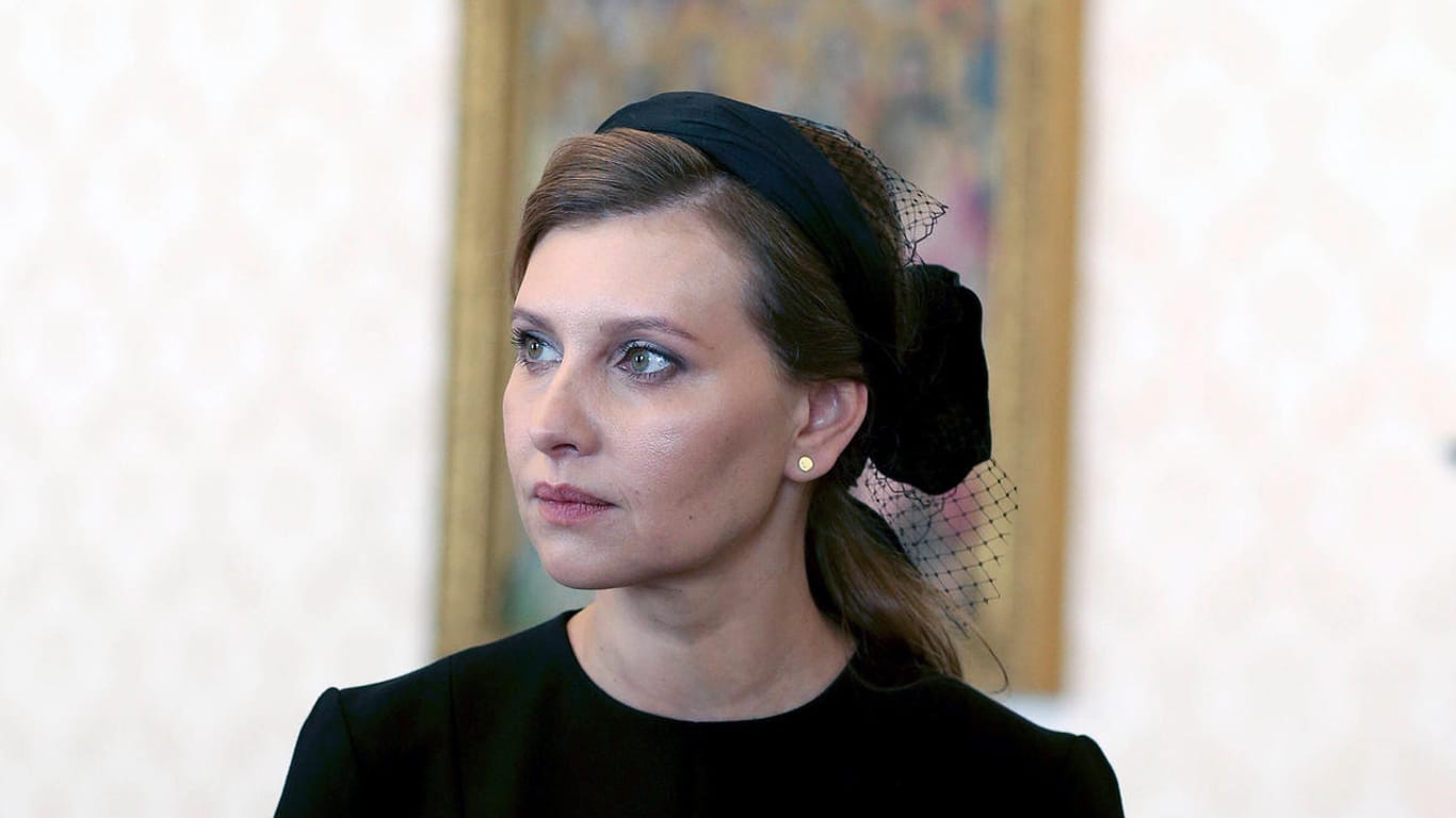 Olena Selenska bei einem Besuch im Vatikan (Archivbild): Die Frau des ukrainischen Präsidenten hat sich jetzt an deutsche Kirchen gewandt.