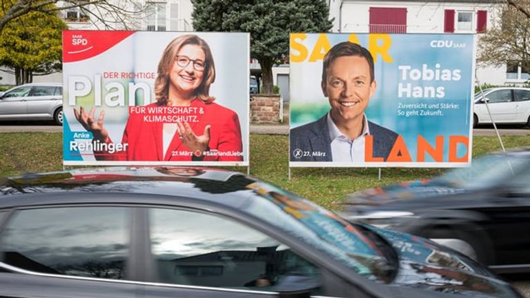 Wahlplakate der SPD und CDU in St.