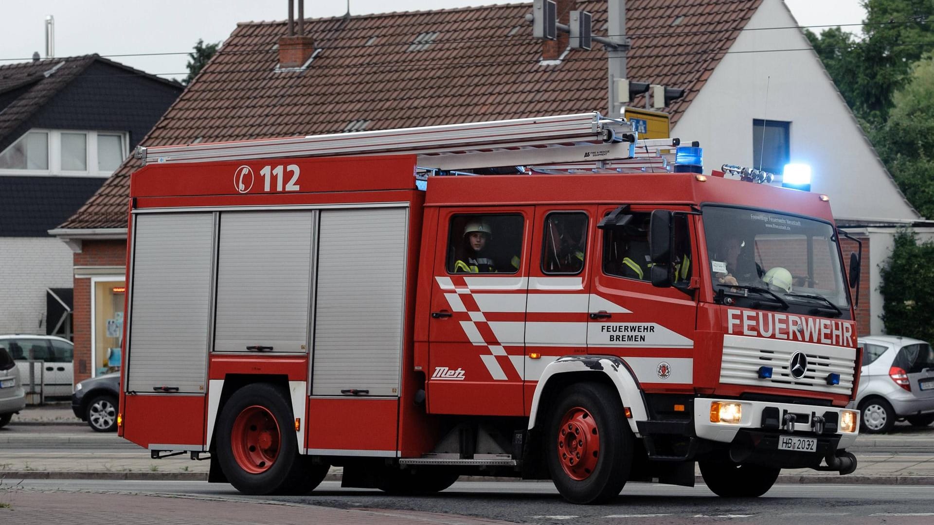 Einsatzkräfte der Bremer Feuerwehr (Archivbild).