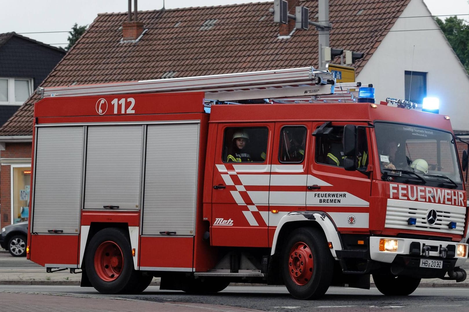 Einsatzkräfte der Bremer Feuerwehr (Archivbild).