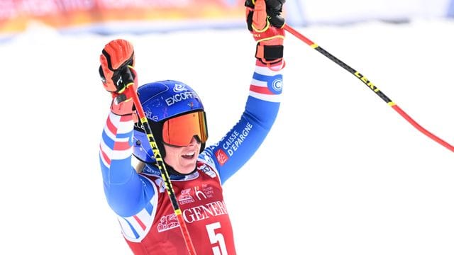 Hat sich die kleine Kristallkugel für den Sieg in der Riesenslalom-Wertung gesichert: Tessa Worley aus Frankreich.