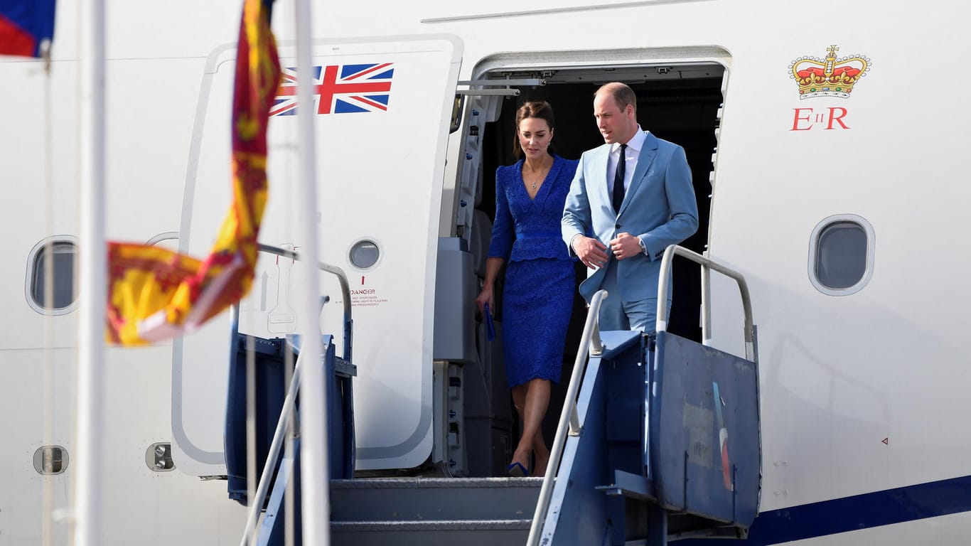 Herzogin Kate und Prinz William: Das royale Paar ist in der Karibik gelandet.