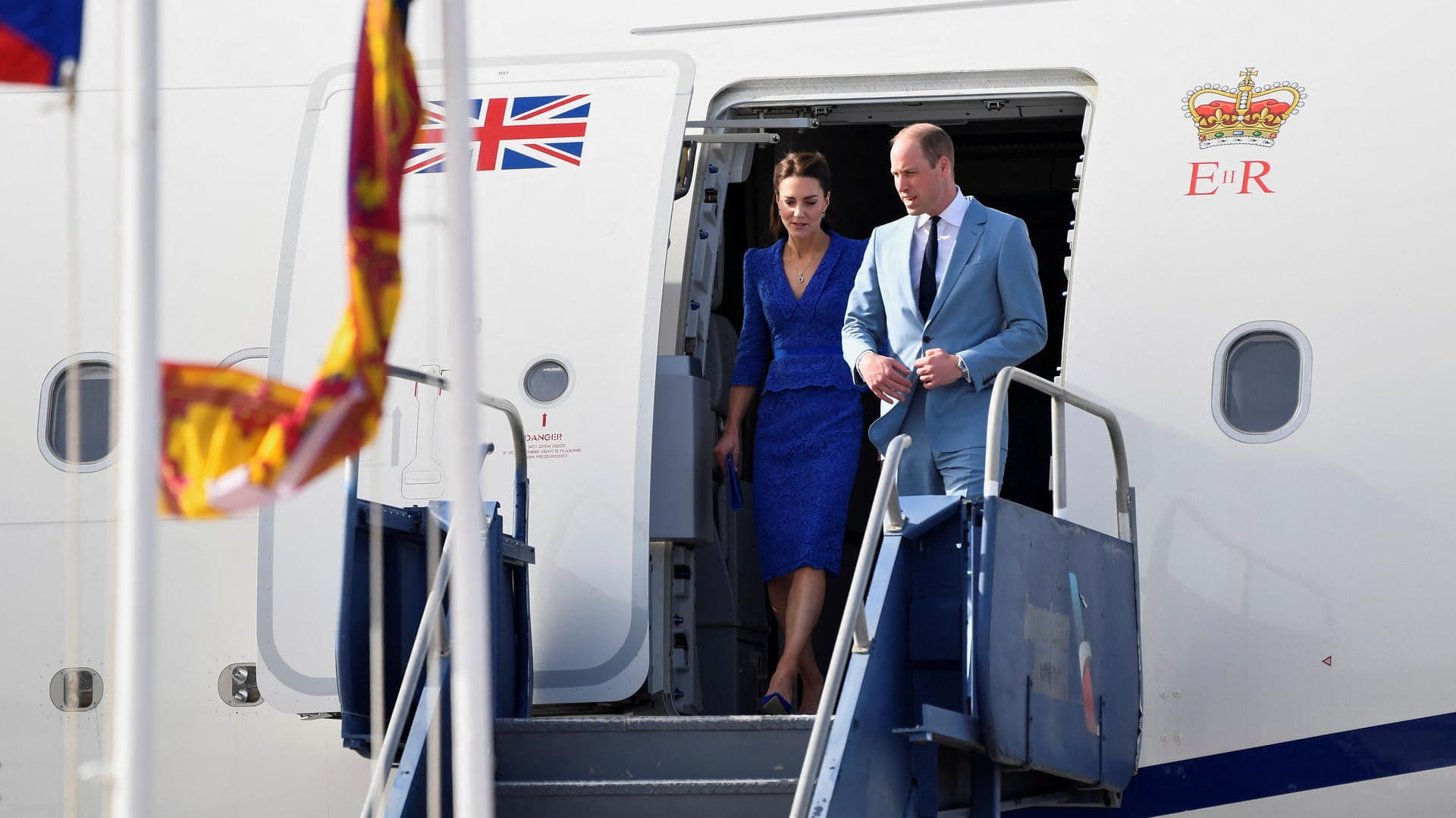 Herzogin Kate und Prinz William: Das royale Paar ist in der Karibik gelandet. Herzogin Kate und Prinz William: Das royale Paar ist in der Karibik gelandet.