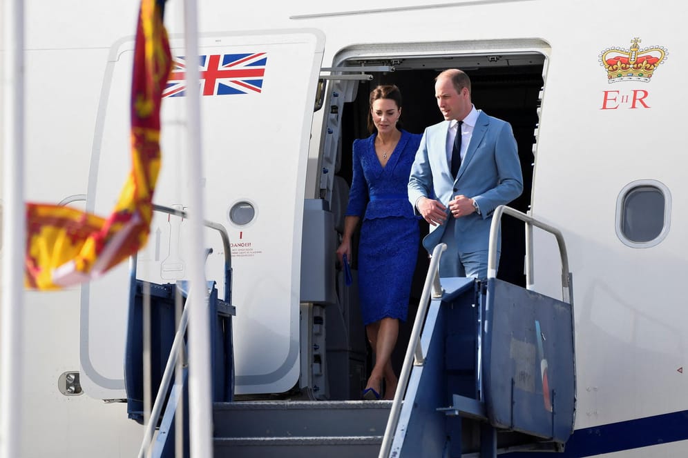 Herzogin Kate und Prinz William: Das royale Paar ist in der Karibik gelandet.