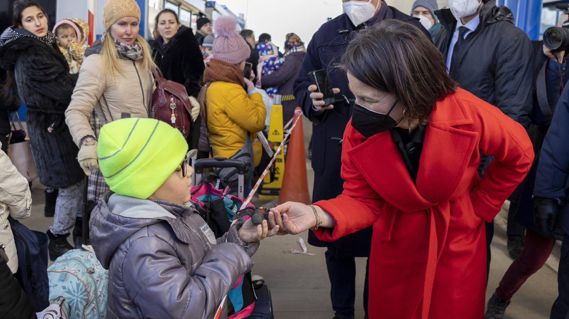 Annalena Baerbock bei einem Besuch des Grenzübergangs zwischen der Ukraine und Moldau (Archivbild): In Hannover wollte sie sich ein Bild von der Unterbringung der Geflüchteten in der Stadt machen.