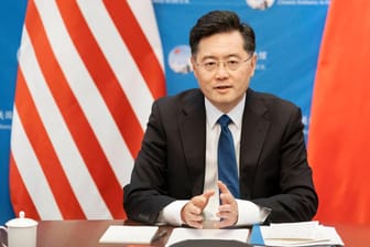 Qin Gang, chinesischer Botschafter in den USA: China stellt Moskau nach eigenen Angaben keine militärische Unterstützung für den russischen Angriffskrieg in der Ukraine bereit.