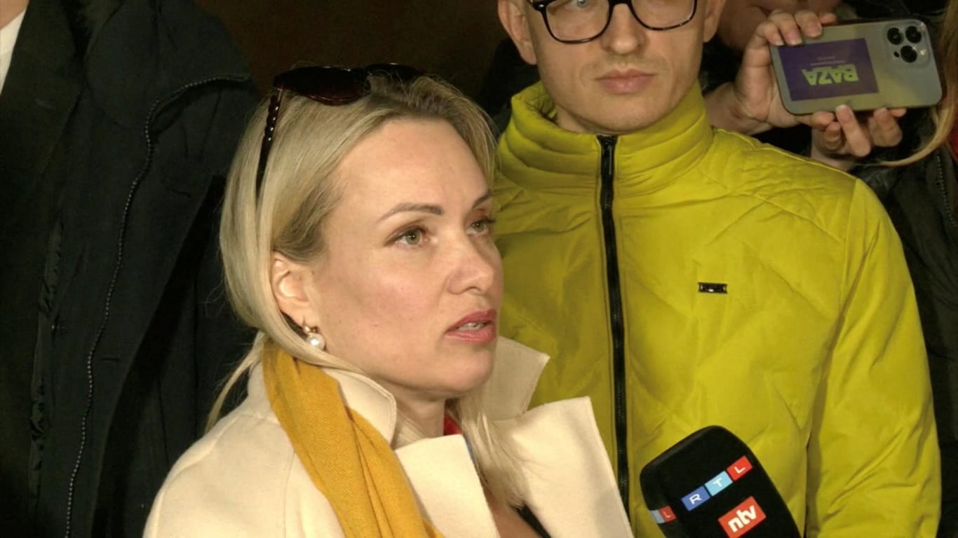 Marina Owsjannikowa: Die russische Journalistin ruft zu weiteren Protesten gegen den Ukraine-Krieg auf.