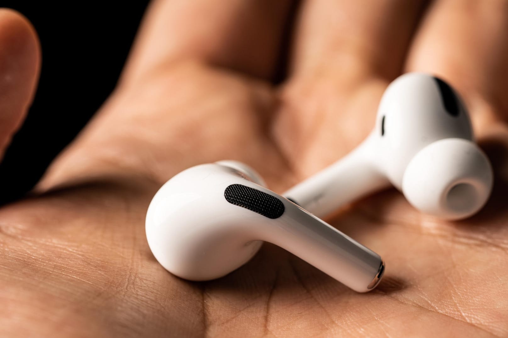 Die AirPods von Apple: Die kabellosen Kopfhörer sind heute günstig im Angebot.