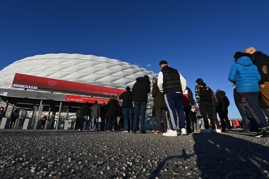 Die Frauen des FC Bayern bestreiten ihr Viertelfinal-Hinspiel in der Champions League gegen Paris Saint-Germain in der Allianz Arena.