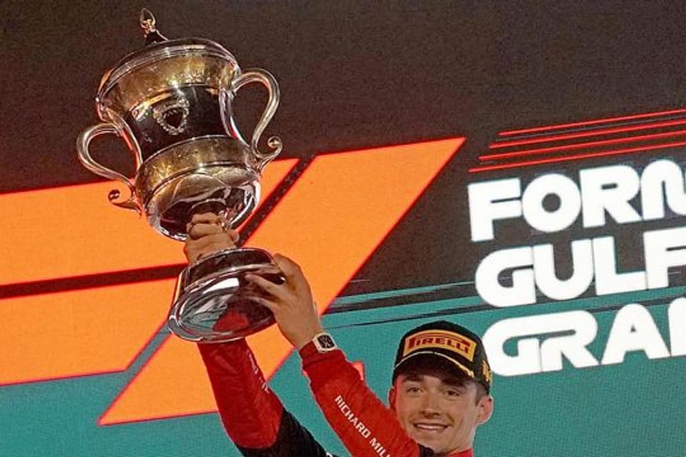 Charles Leclerc hat mit Ferrari das Auftaktrennen der Formel 1 in Bahrain gewonnen.