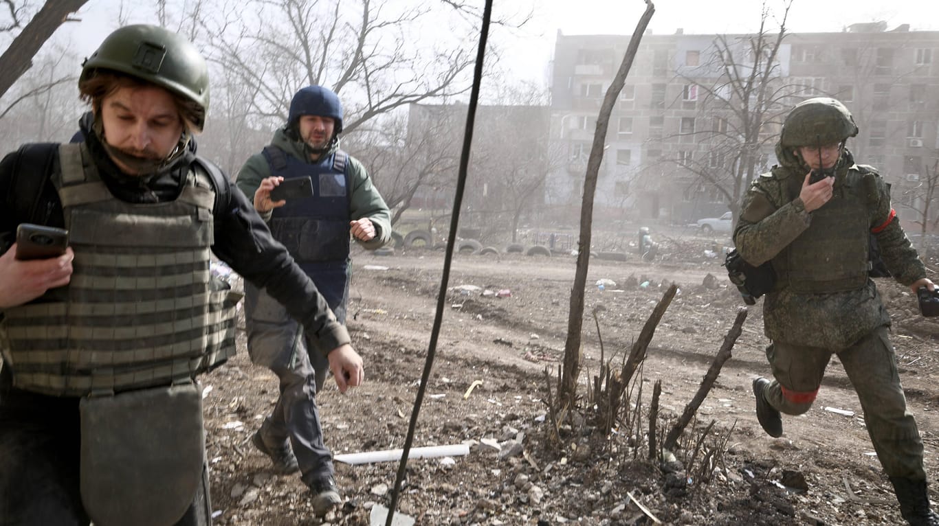 Ukrainische Soldaten in Mariupol: Dort dauern die Kämpfe nun seit Wochen an.