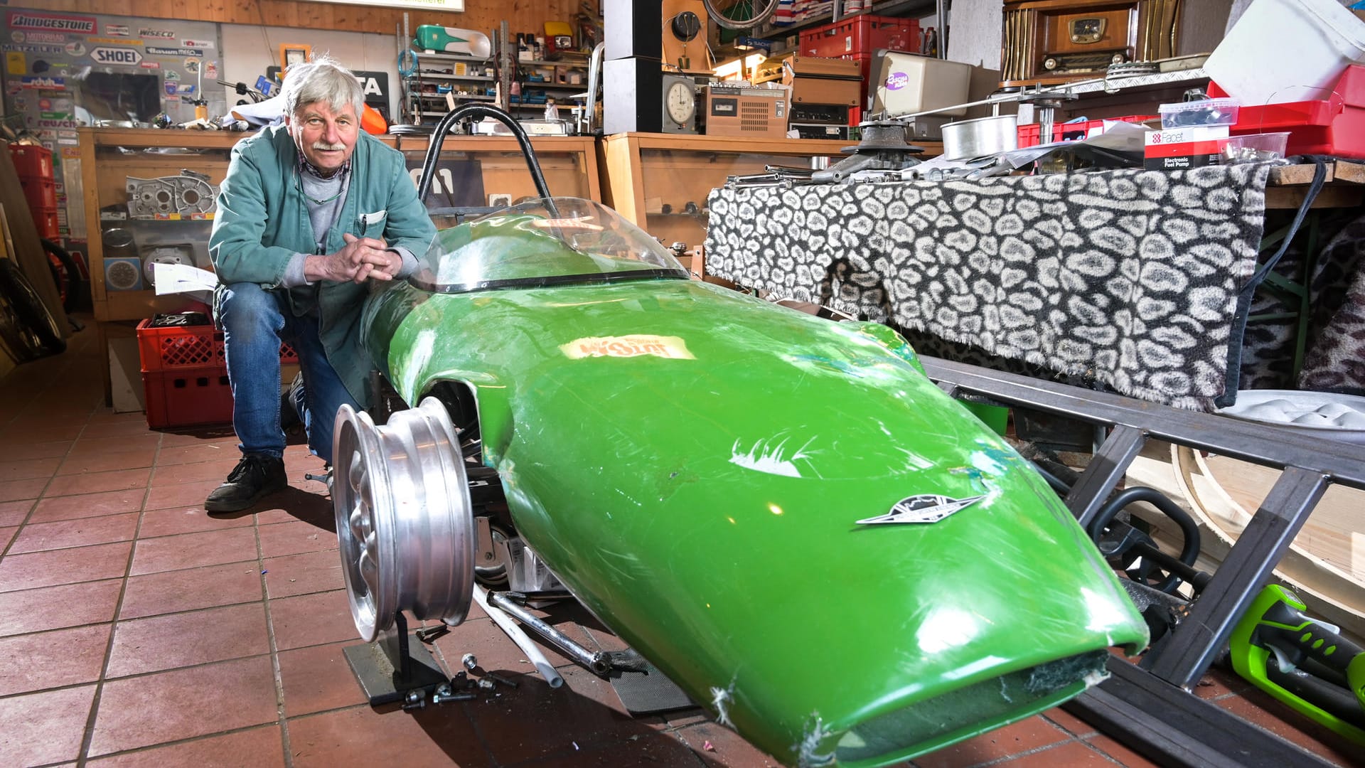 "Rascha" und sein legendärer Formel-3-Rennwagen in der Werkstatt: Im Herz des Wartburg schlagen 100 PS.