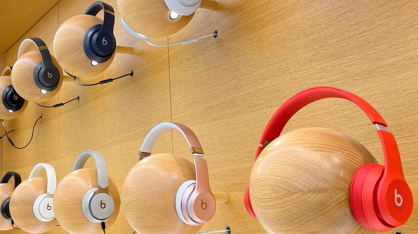 Kopfhörer im Angebot: Den Studio3 von Beats by Dr. Dre gibt es heute gleich in mehreren Farben zu Tiefpreisen bei Amazon.