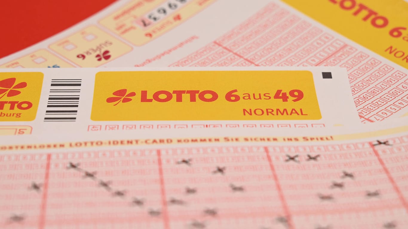 Ein ausgefüllter Lotto-Schein (Symbolbild): Ein 80-jähriger Mann hatte sechs richtige Tipps.