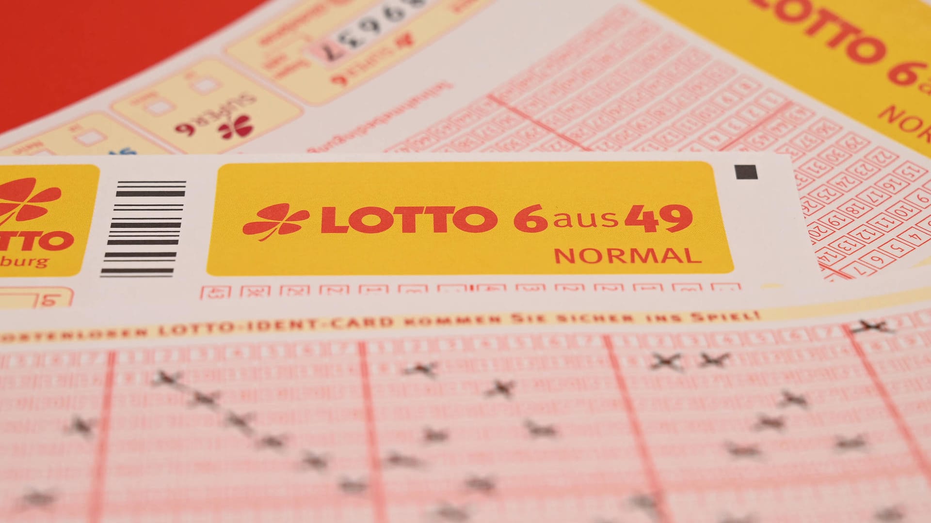 Ein ausgefüllter Lotto-Schein (Symbolbild): Ein 80-jähriger Mann hatte sechs richtige Tipps. Ein ausgefüllter Lotto-Schein (Symbolbild): Ein 80-jähriger Mann hatte sechs richtige Tipps.