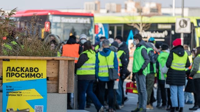 Sonderzug bringt Flüchtlinge nach Cottbus