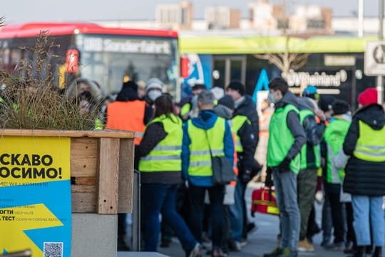 Sonderzug bringt Flüchtlinge nach Cottbus