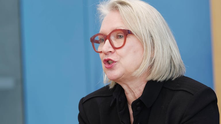 Monika Schnitzer: Sie ist seit 1996 Inhaberin des Lehrstuhls für Komparative Wirtschaftsforschung an der Uni München, seit 2020 ist sie Mitglied im Rat der Wirtschaftsweisen.