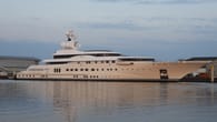 Stars entspannten hier: 300-Millionen-Dollar-Jacht "Pelorus" bei Hamburg gesichtet Stars entspannten hier: 300-Millionen-Dollar-Jacht "Pelorus" bei Hamburg gesichtet