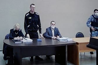 Alexej Nawalny: Am Dienstag erwartet ihn eine mögliche weitere langjährige Haftstrafe.