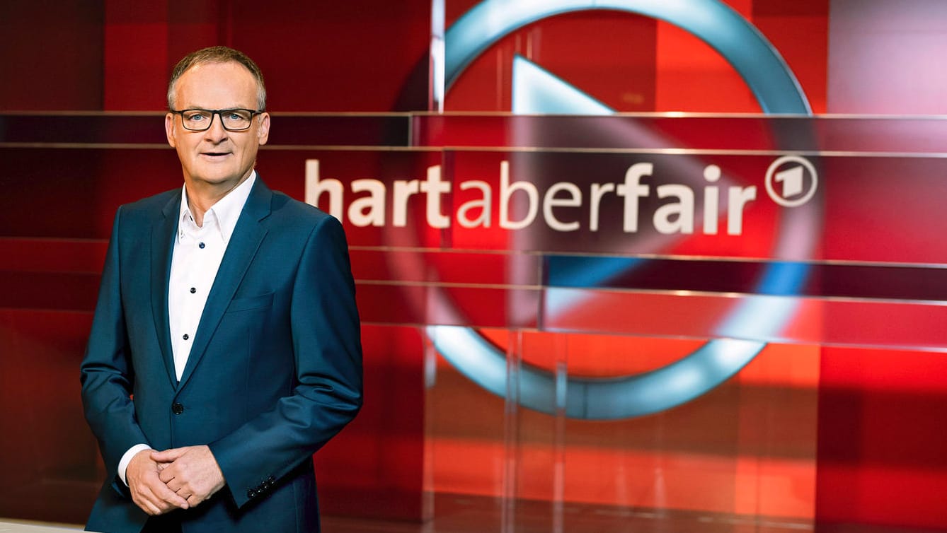Frank Plasberg: Seit mehr als 20 Jahren steht er für "hart aber fair" vor der Kamera. Frank Plasberg: Seit mehr als 20 Jahren steht er für "hart aber fair" vor der Kamera.