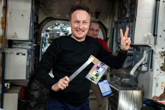 Der deutsche Astronaut Matthias Maurer auf der ISS.