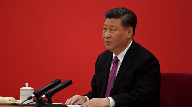 Chinas Staatsführer Xi Jinping spricht während einer Videokonferenz mit Russlands Wladimir Putin. China.