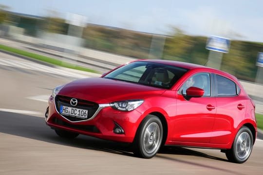 Kleiner Flitzer: Der Mazda2 bietet sich als stylisch gezeichneter Kleinwagen an.