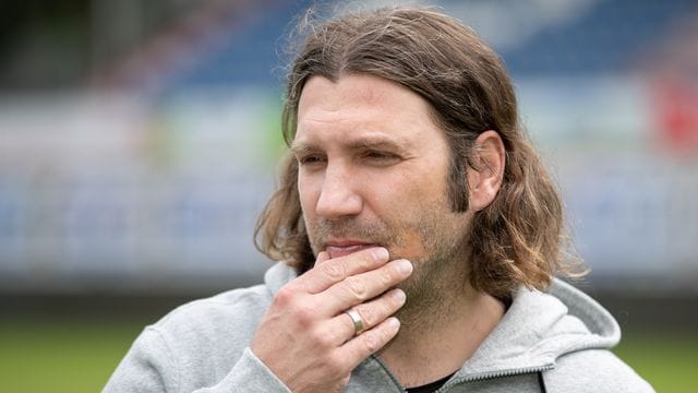 Ex-Nationalspieler Frings legt sich auf den FC Bayern als deutschen Meister fest. Ex-Nationalspieler Frings legt sich auf den FC Bayern als deutschen Meister fest.
