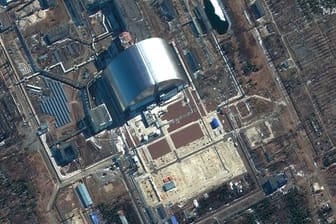 Insgesamt soll im Sperrgebiet um das stillgelegte Atomkraftwerk Tschernobyl eine Fläche von mehr als zwei Quadratkilometern in Flammen stehen.