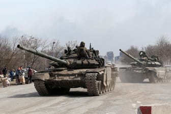 Prorussische Truppen in Mariupol: Über eigene Verlustzahlen macht der Kreml nur wenige Angaben.