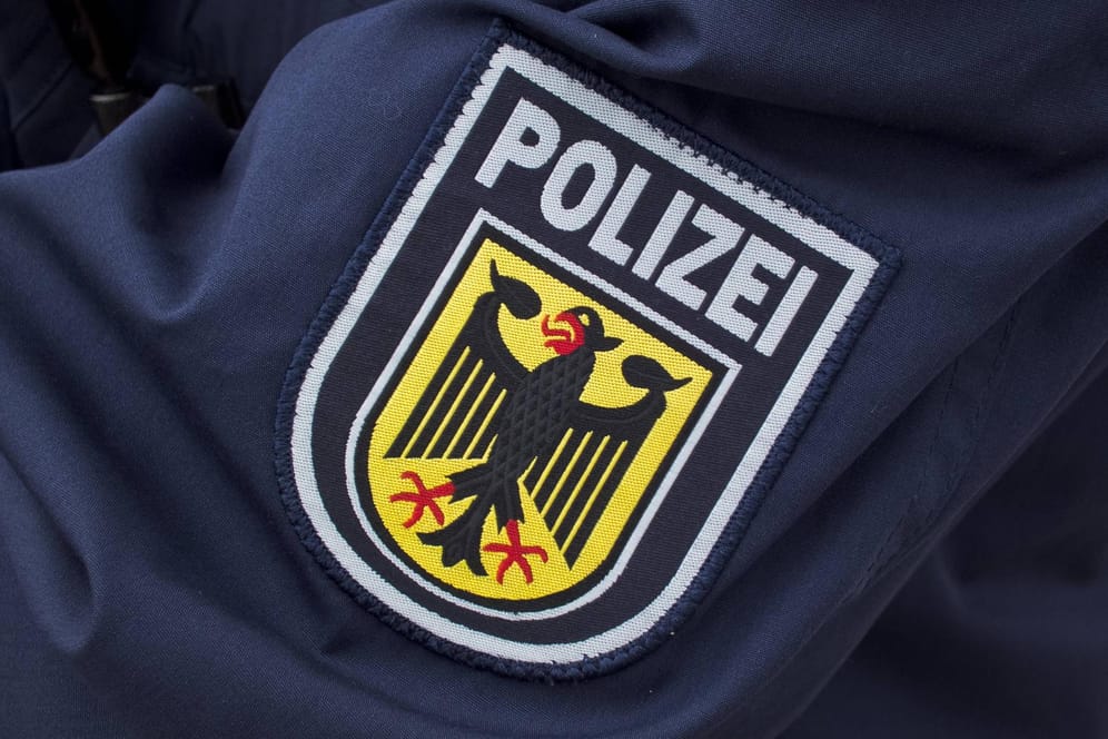 Wappen der Bundespolizei (Symbolbild): In ganz Deutschland geht die Polizei gegen Hass im Netz vor.