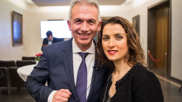 Peter Feldmann mit Ehefrau Zübeyd