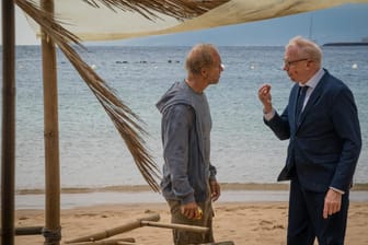 Balko (Jochen Horst, l.) und Krapp (Ludger Pistor) auf Teneriffa.