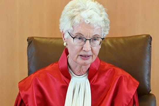 Doris König, Vorsitzende des Zweiten Senats beim Bundesverfassungsgericht, verkündet das Urteil in Sachen "Wahl einer Vizepräsidentin / eines Vizepräsidenten des Deutschen Bundestages".
