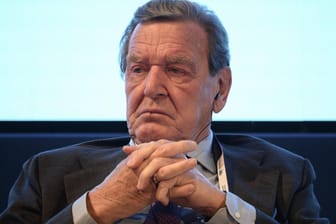 Altkanzler Gerhard Schröder (Archivbild): Seit Ausbruch des Ukrainekriegs steht er wegen seinem Verhältnis zum Kreml verstärkt in der Kritik.