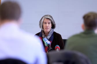 Sachsen-Anhalts Innenministerin Tamara Zieschang spricht während einer Pressekonferenz (Archivbild): Die CDU-Politikerin appeliert bei der Aufnahme von Flüchtlingen an die Bürger.