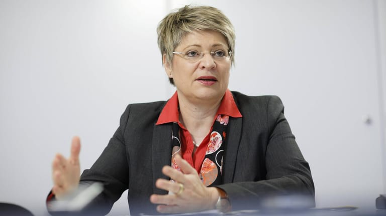 Gundula Roßbach: Die Rentenpräsidentin freut sich für Deutschlands Rentner.
