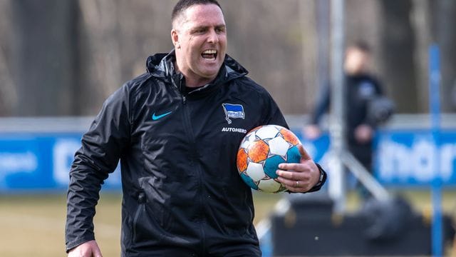 Herthas Co-Trainer Mark Fotheringham hat Probleme mit dem Rücken.