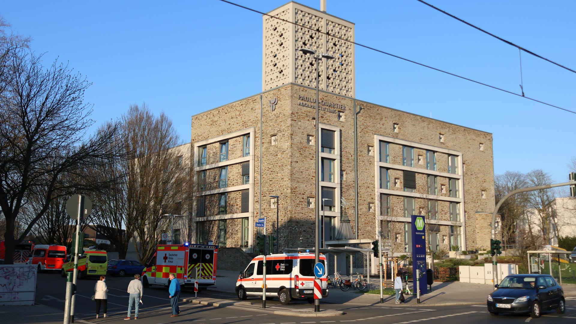 Altenheim in Essen: Zahlreiche Menschen wurden evakuiert.