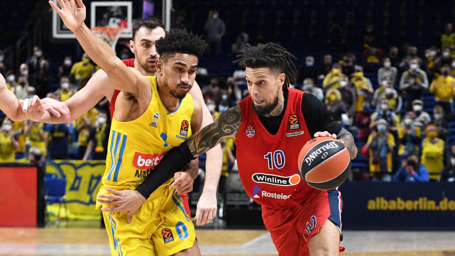 Entscheidung der Liga: ZSKA Moskau um Daniel Hackett (r.) darf nicht mehr in der EuroLeague antreten. Entscheidung der Liga: ZSKA Moskau um Daniel Hackett (r.) darf nicht mehr in der EuroLeague antreten.