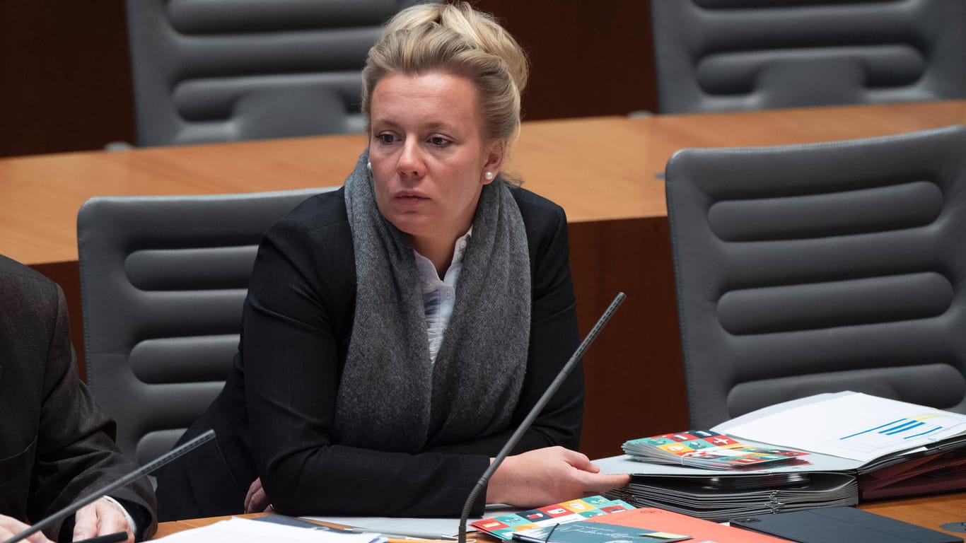 NRW-Verkehrsministerin Ina Brandes (Archivbild): Die CDU-Politikerin war mit dem verstorbenen Kristian Tangermann verheiratet.