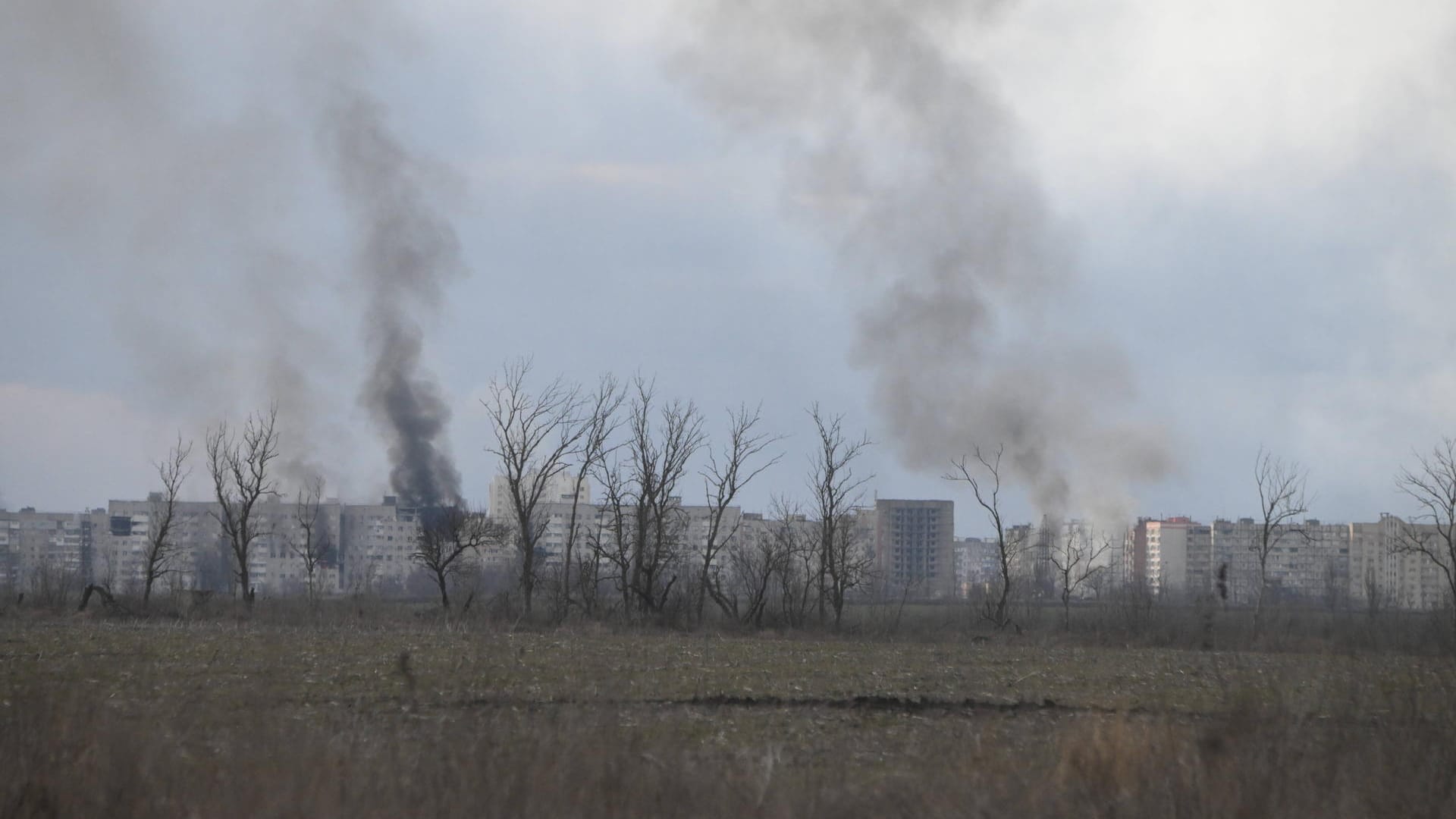 Blick auf Mariupol: Die Stadt am Asowschen Meer ist von russischen Truppen belagert – die Bewohner haben teilweise keinen Strom und kein fließendes Wasser, die Lebensmittel werden knapp.